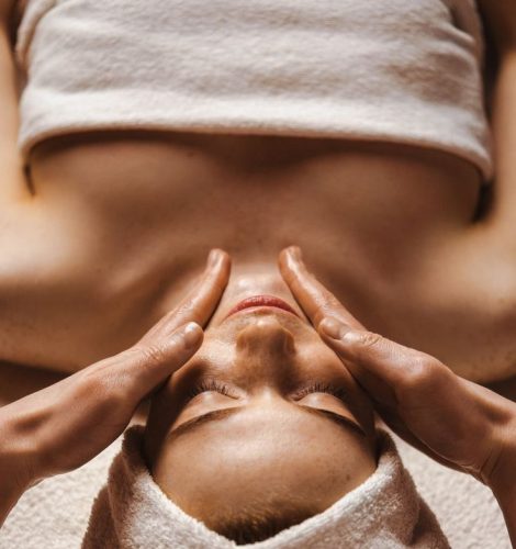 Upper Lips and Chin Wax